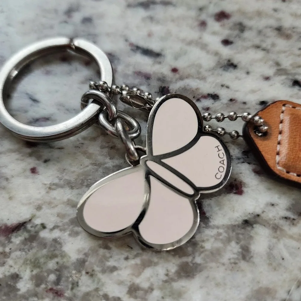 COACH Y2K Butterfly Bag Charm Pink Enamel Keychain Tan Vachetta Leather Hangtag